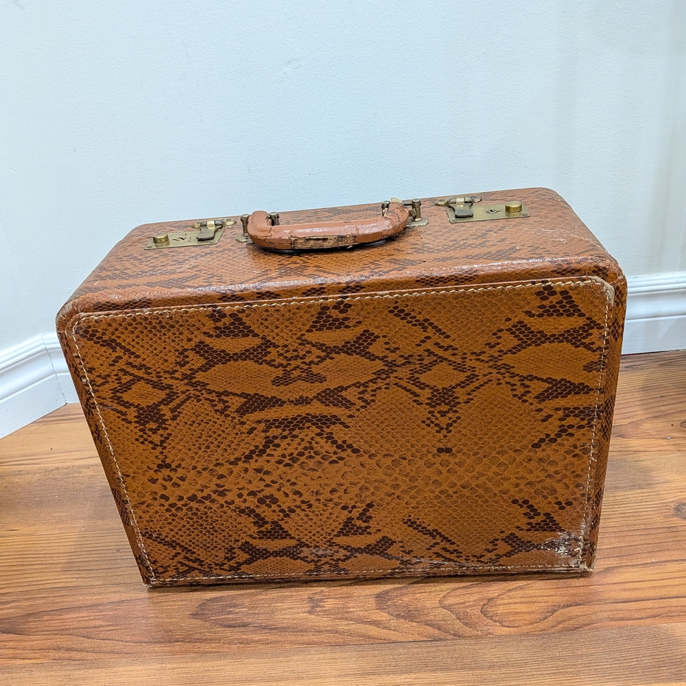 RARE FIND Vintage Tan Snakeskin Leather Vanity Briefcase